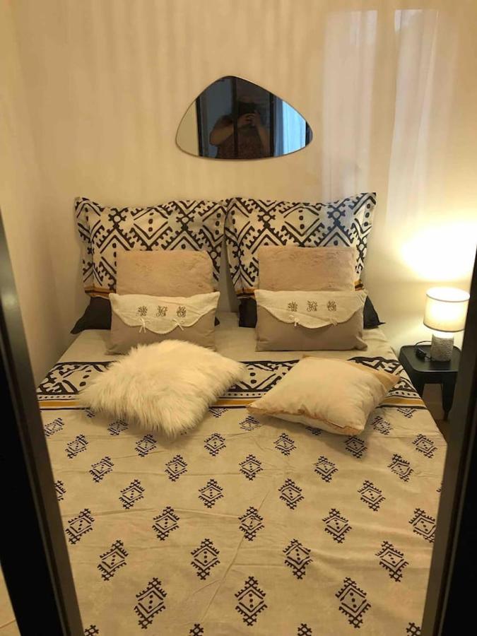 Nid Douillet Sur Trouville-sur-Mer