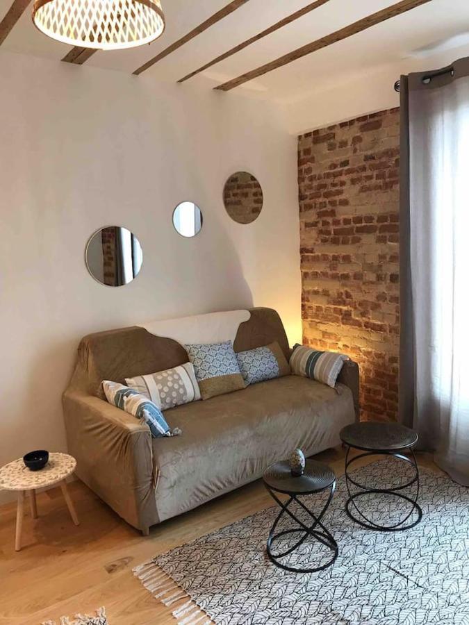 Nid Douillet Sur Trouville-sur-Mer